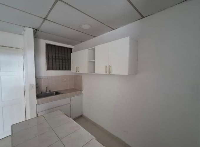 Alquiler en Carrasquilla Apartamento Vacío-Una Recamara -Piso Cuarto - Imagen 2
