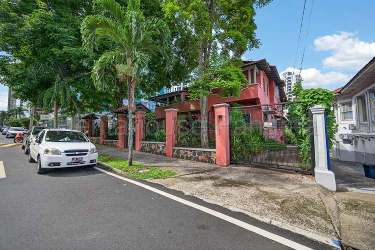 Amplia Casa en Alquiler en Bella vista 27*2898Mfk - Imagen 2