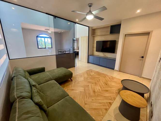 Se Alquila moderna casa amoblada en Res. El Doral - Costa Sur - Juan Díaz.