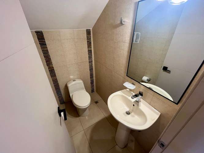 Se Alquila moderna casa amoblada en Res. El Doral - Costa Sur - Juan Díaz.