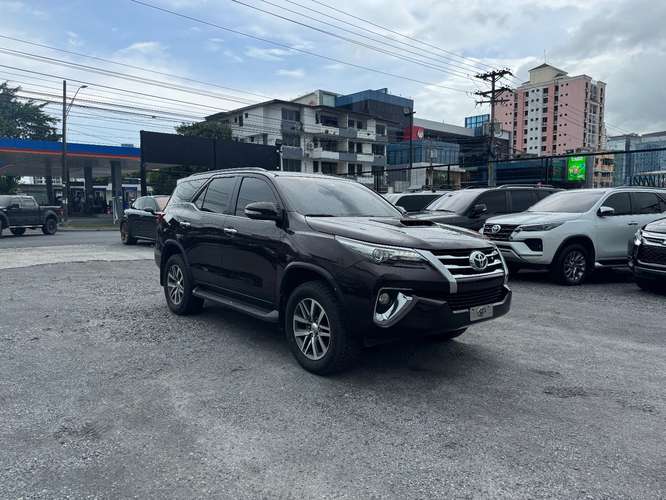 TOYOTA FORTUNER 2018  - Imagen 2
