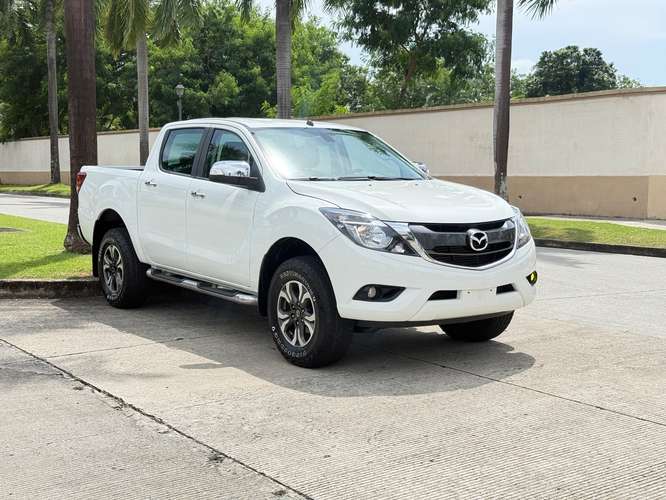 Mazda Bt50 2017 a solo $14,900 Negociable