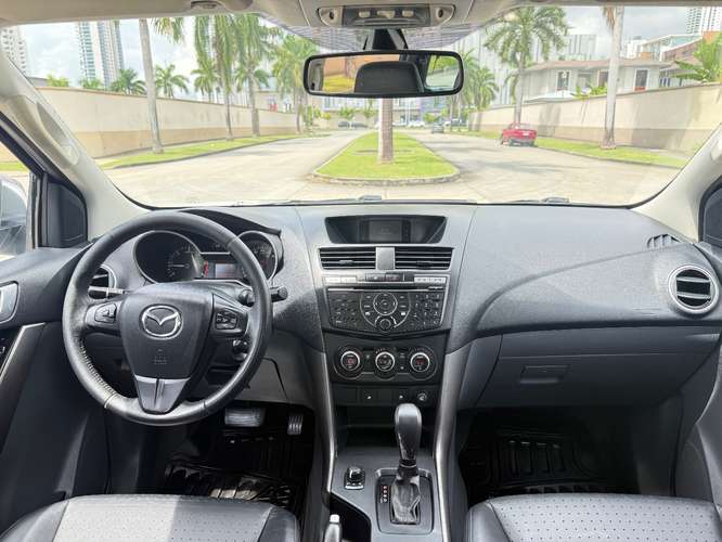 Mazda Bt50 2017 a solo $14,900 Negociable