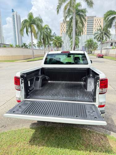 Mazda Bt50 2017 a solo $14,900 Negociable