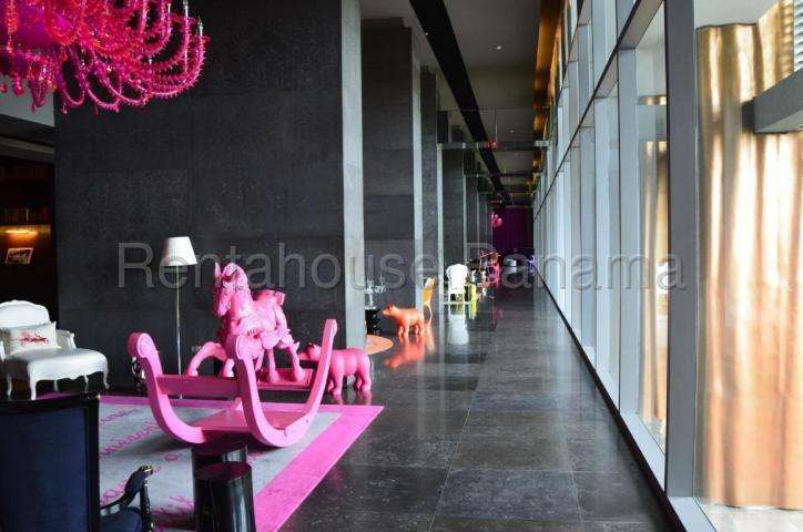 Vendo Apartamento de 167.42m2 en Avenida Balboa Yoo and Arts 27-166SRZ