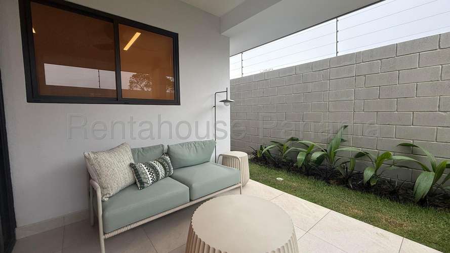 Vendo Casa de 171m2 en Paseo del Norte Canyons 27-2756SRZ