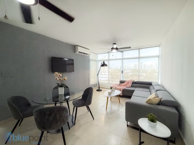 Apartamento  2 recámaras en PH Los Toneles, Vía España: piscina y gimnasio