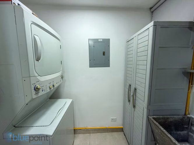 Apartamento  2 recámaras en PH Los Toneles, Vía España: piscina y gimnasio - Imagen 15