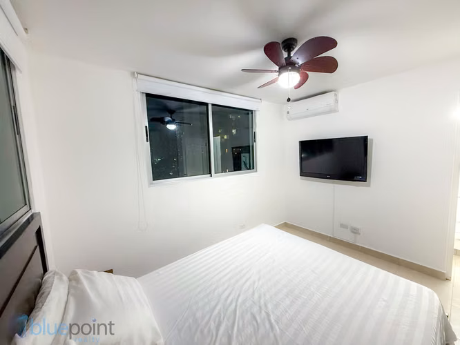 Apartamento  2 recámaras en PH Los Toneles, Vía España: piscina y gimnasio - Imagen 9