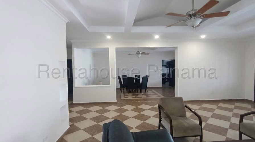 Alquiler de Casa 692mts - Imagen 4