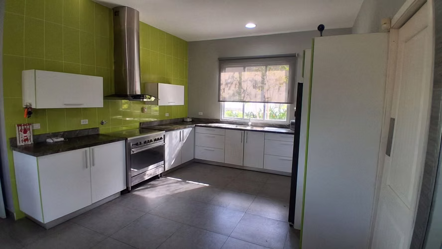 Venta, Espaciosa casa, Punta Barco, San Carlos - Imagen 3