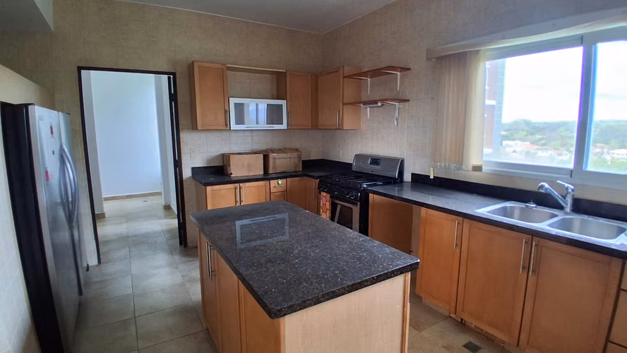Venta, Apartamento Exclusivo de 4 Recámaras con Vista 360° en PH Alcázar de Coronado – ¡Precio Rebajado!