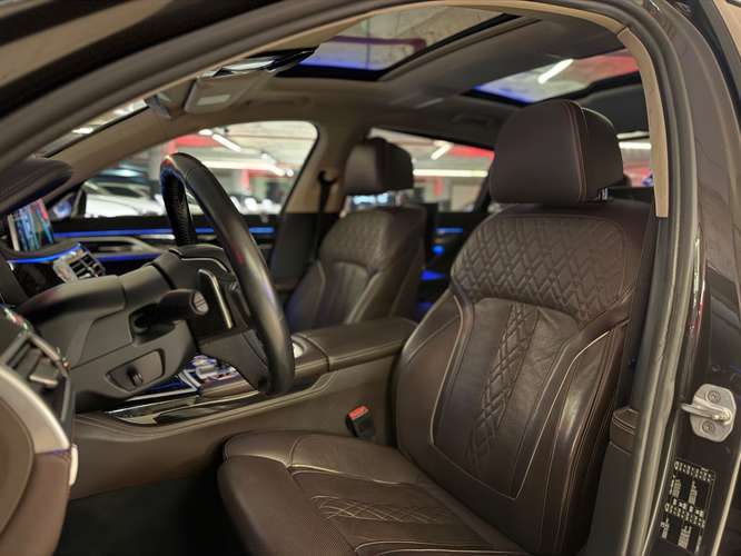 BMW 750Li 2018 - Imagen 14