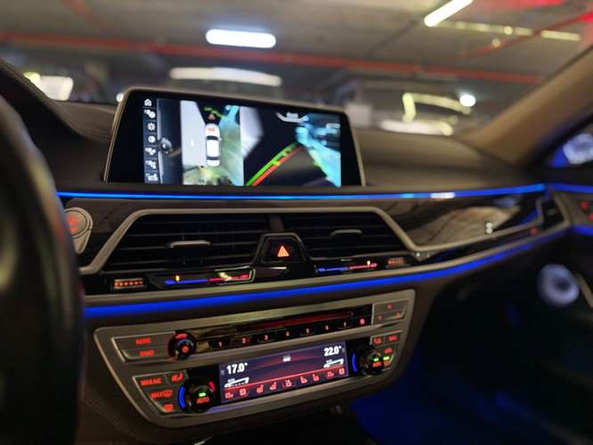 BMW 750Li 2018 - Imagen 13