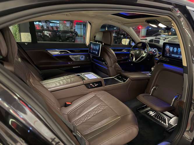 BMW 750Li 2018 - Imagen 18