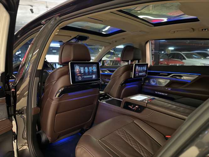 BMW 750Li 2018 - Imagen 15