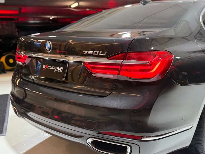 BMW 750Li 2018 - Imagen 7