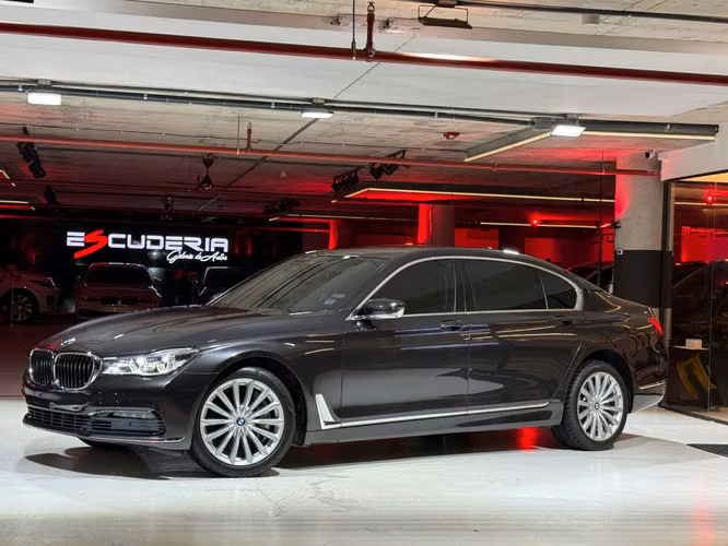 BMW 750Li 2018 - Imagen 1