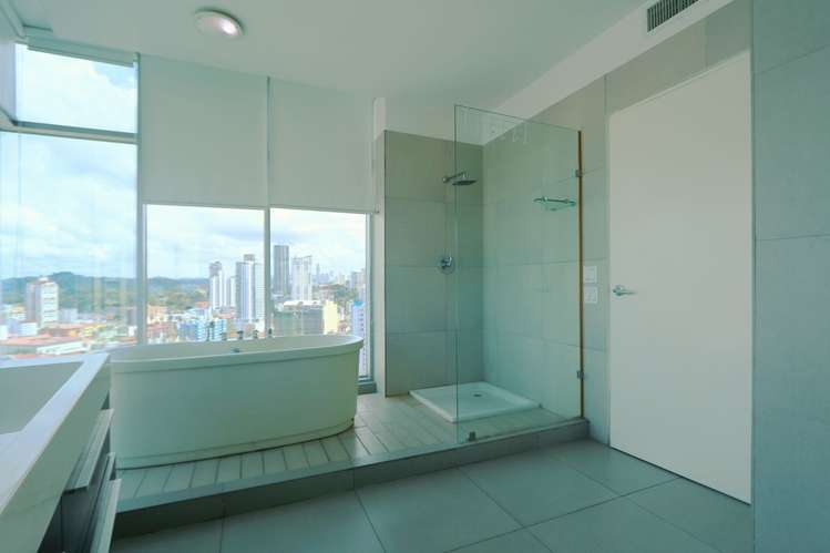 Apartamento en Venta - P.H. Yacht club - Avenida Balboa - Vista al Mar