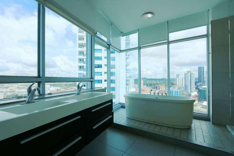 Apartamento en Venta - P.H. Yacht club - Avenida Balboa - Vista al Mar
