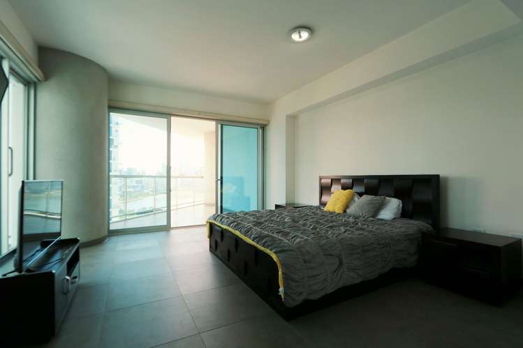 Apartamento en Venta - P.H. Yacht club - Avenida Balboa - Vista al Mar