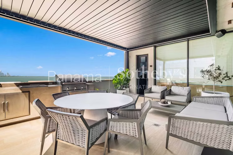 Mallol Villa | Ocean Reef | Vista a la ciudad | $2,750,000 - Imagen 12