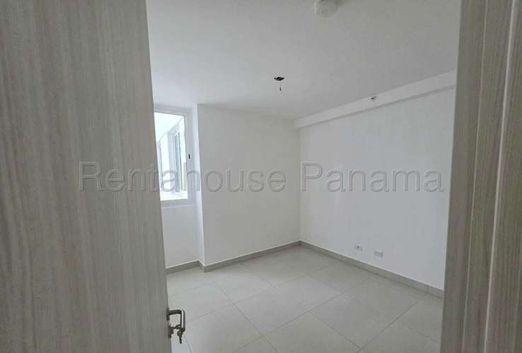 Alquiler de Apartamento 200mts - Imagen 4