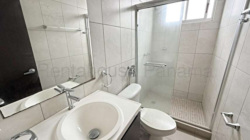 SE VENDE APARTAMENTO CON 2 PUESTOS DE ESTACIONAMIENTO EN HATO PINTADO 27-2921/GMB - Imagen 4