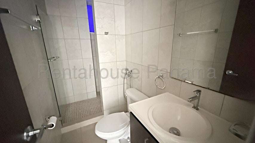 SE VENDE APARTAMENTO CON 2 PUESTOS DE ESTACIONAMIENTO EN HATO PINTADO 27-2921/GMB - Imagen 7