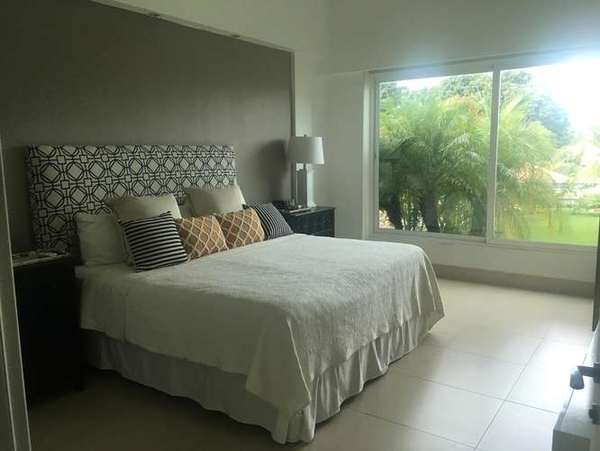COMPLETO APARTAMENTO DE PLAYA EN PUNTA BARCO VILLAGE