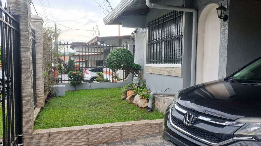 Casa en Villa de las Fuentes I con terraza y recien remodelada - Imagen 12