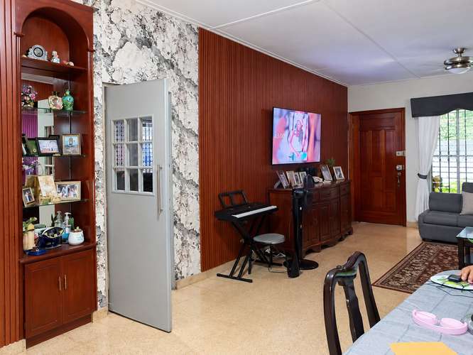 Casa en Villa de las Fuentes I con terraza y recien remodelada - Imagen 1