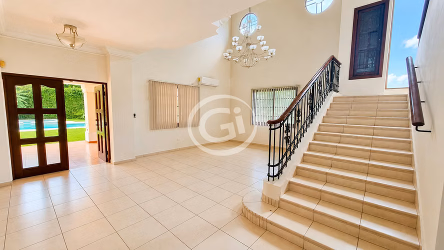 Venta Amplia Casa en Camino de Cruces. 2 pisos. Piscina privada - Imagen 4