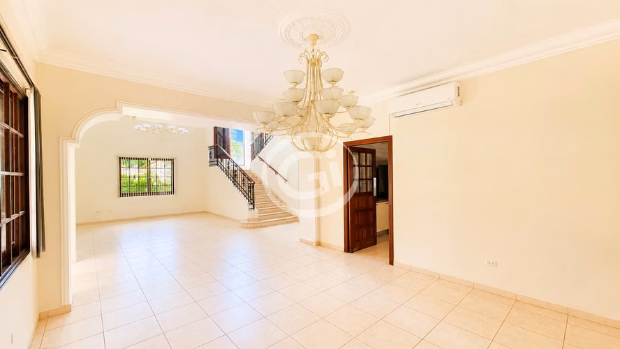 Venta Amplia Casa en Camino de Cruces. 2 pisos. Piscina privada - Imagen 6