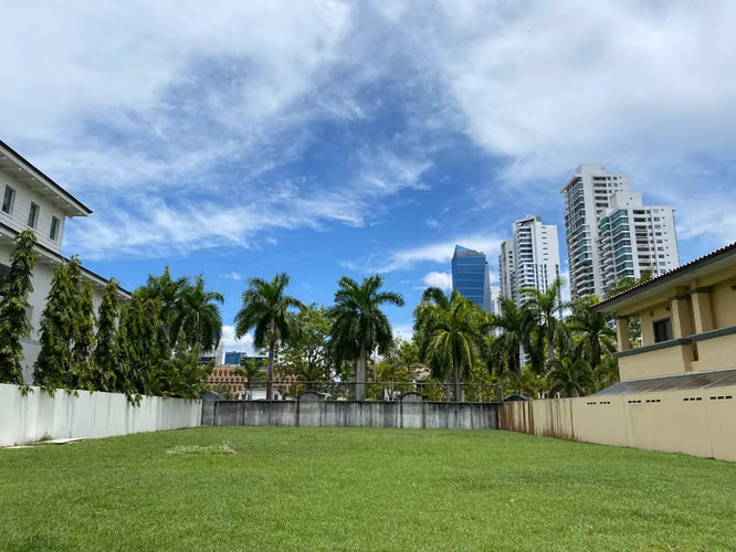 Lote de Terreno en Costa del Este - En Urbanización Residencial - 1,075 M²