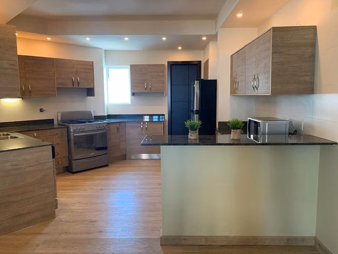 Se alquila Apartamento de tres recámaras en Playa Blanca - Imagen 2