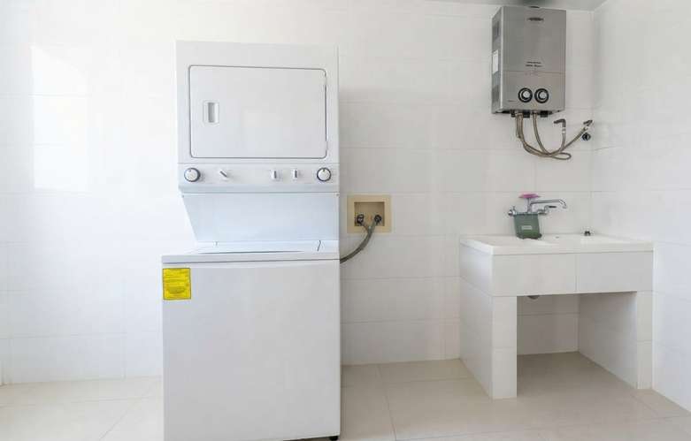 SANTA MARÍA | 215 M² | 3 RECÁMARAS | DEN | 2 PARKINGS | $680K - Imagen 11
