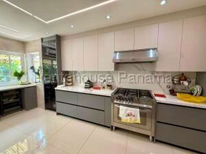 27-2941RGG Costa Sur Casa ALQUILER 4 Habitaciones, AMOBLADA. Paneles Solares. Patio. Residencial Cerrado C/ Vigilancia. - Imagen 7