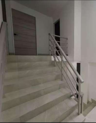 Casa en San Francisco Dos niveles y Renovada - Imagen 3