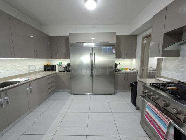 Alquiler de apartamento amoblado en The Towers, San Francisco IH27-1409