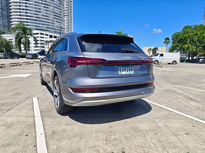 Audi E-Tron 55 Quattro 