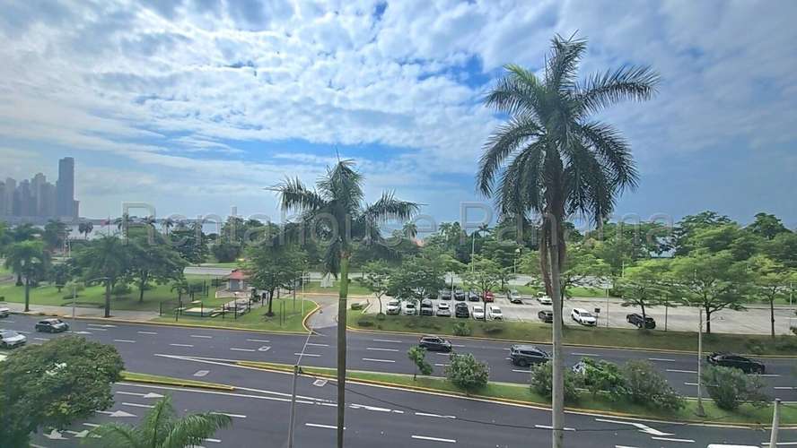 Venta de Apartamento en Avenida Balboa MCD27-1035. - Imagen 6