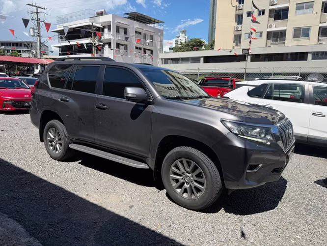 toyota prado vx 2018 - Imagen 1