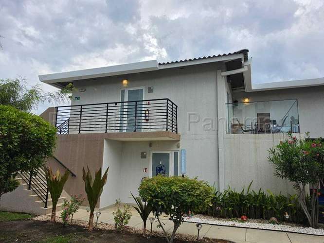 Villa Amoblada en Venta en Playa Caracol, Punta Chame KC