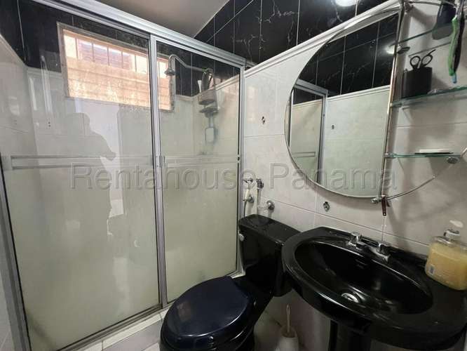 Casa de Cuatro Niveles en Venta en Residencial Limajo, Altos de Panamá KC - Imagen 16
