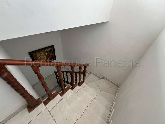 Casa de Cuatro Niveles en Venta en Residencial Limajo, Altos de Panamá KC - Imagen 10