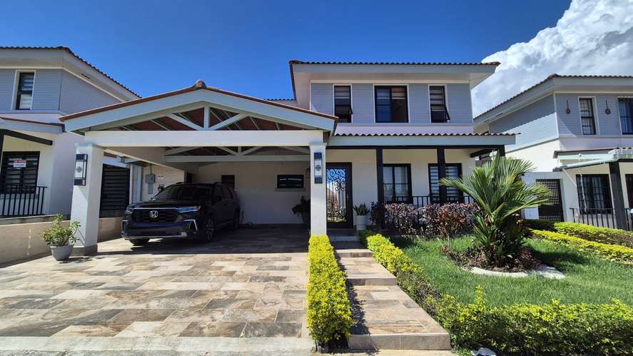 ALQUILER DE CASA EN PH ARCADIA COSTA VERDE