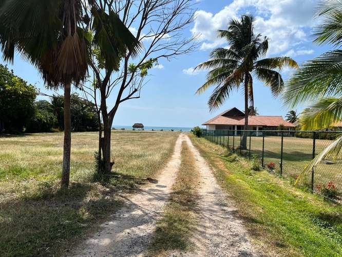 Rio Hato. Quintas Sol y Mar. Terreno 3232mts $420,000.00neg - Imagen 3