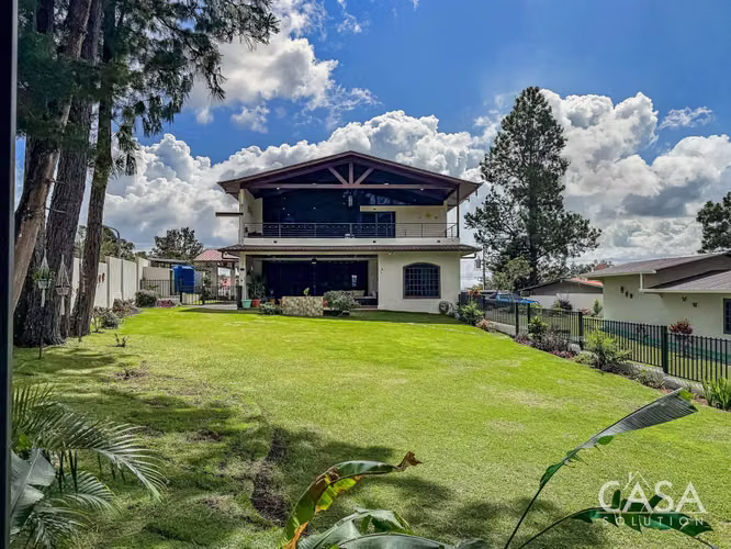 Casa Amueblada con Vistas al Volcán Barú en Venta en Santa Lucía, Boquete - Incluye Casita de Huéspedes - cs id: 350154