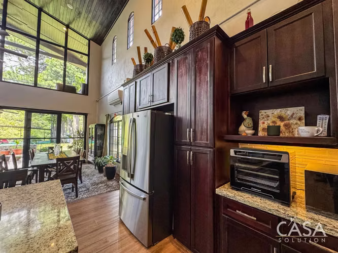 Casa Amueblada con Vistas al Volcán Barú en Venta en Santa Lucía, Boquete - Incluye Casita de Huéspedes - cs id: 350154 - Imagen 6